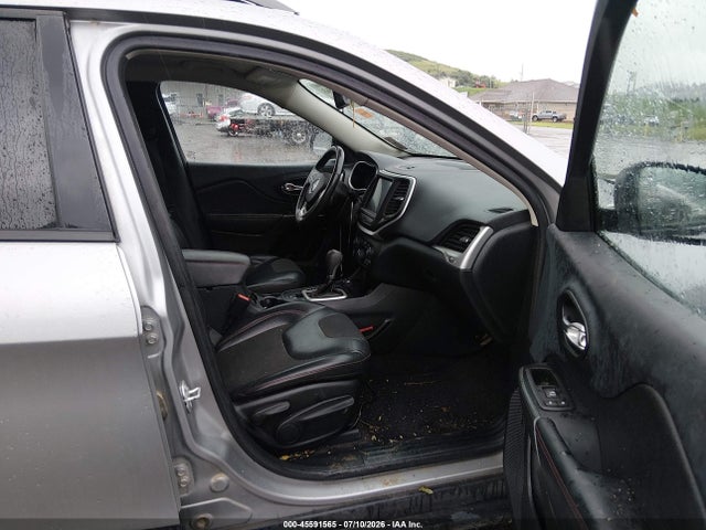 Продажа на аукционе авто 2016 Jeep Cherokee Trailhawk, vin: 1C4PJMBS7GW283649, номер лота: 45591565