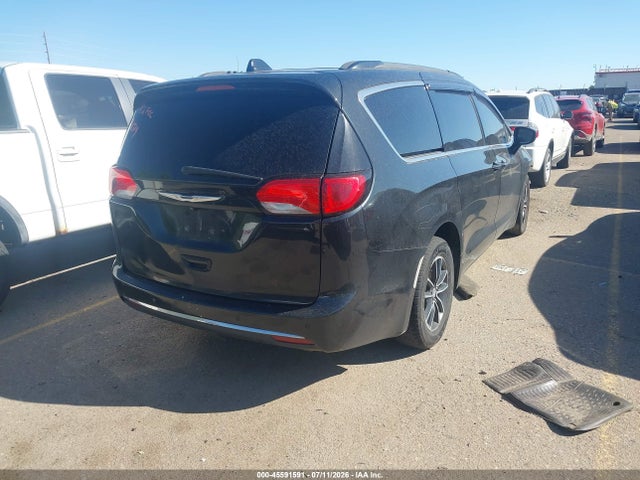 Продаж на аукціоні авто 2017 Chrysler Pacifica Touring-l, vin: 2C4RC1BG4HR633729, номер лоту: 45591591