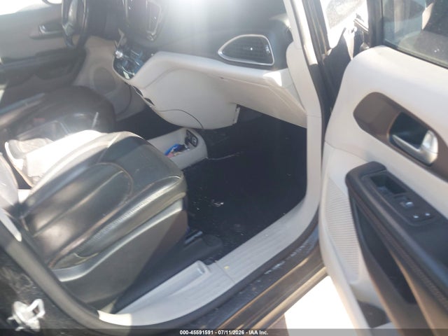 Продаж на аукціоні авто 2017 Chrysler Pacifica Touring-l, vin: 2C4RC1BG4HR633729, номер лоту: 45591591