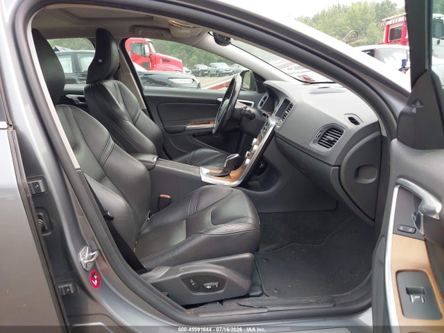 Продажа на аукционе авто 2016 Volvo S60 Inscription T5 Platinum, vin: LYV612TM1GB098096, номер лота: 45591644