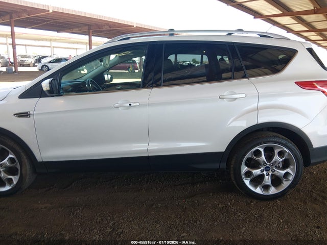 1FMCU0J95GUA09192 Ford Escape Titanium
