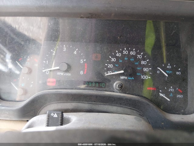 45591698 :رقم المزاد ، 1J4FA59S1YP701023 vin ، 2000 Jeep Wrangler Sahara مزاد بيع