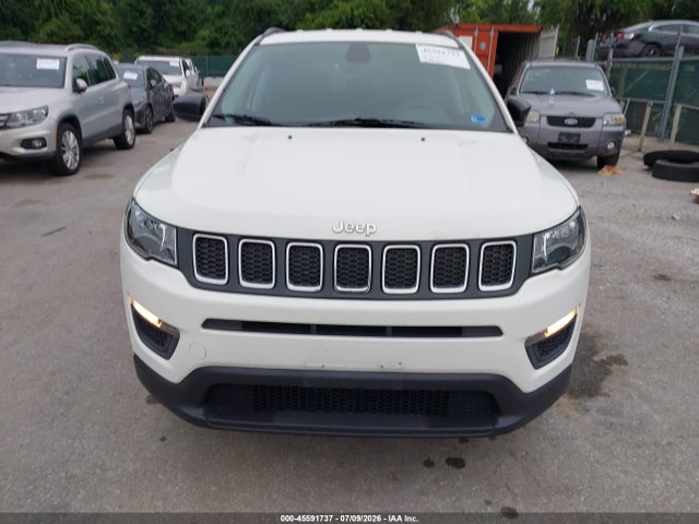 45591737 :رقم المزاد ، 3C4NJDAB8JT281656 vin ، 2018 Jeep Compass Sport 4x4 مزاد بيع