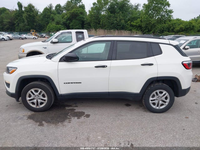 45591737 :رقم المزاد ، 3C4NJDAB8JT281656 vin ، 2018 Jeep Compass Sport 4x4 مزاد بيع