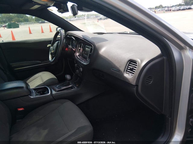 45591936 :رقم المزاد ، 2C3CDXBG9FH748727 vin ، 2015 Dodge Charger Se مزاد بيع