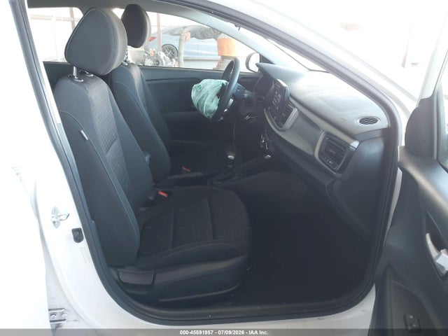 3KPA25AD9ME412959 KIA Rio 5-door S