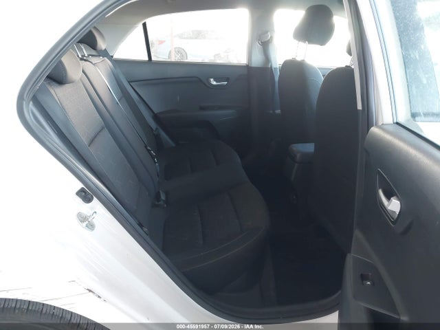 3KPA25AD9ME412959 KIA Rio 5-door S