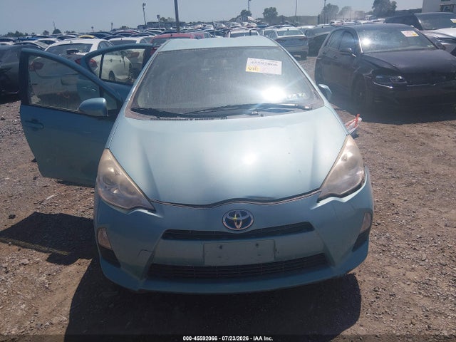 45592066 :رقم المزاد ، JTDKDTB39D1054869 vin ، 2013 Toyota Prius C Three مزاد بيع