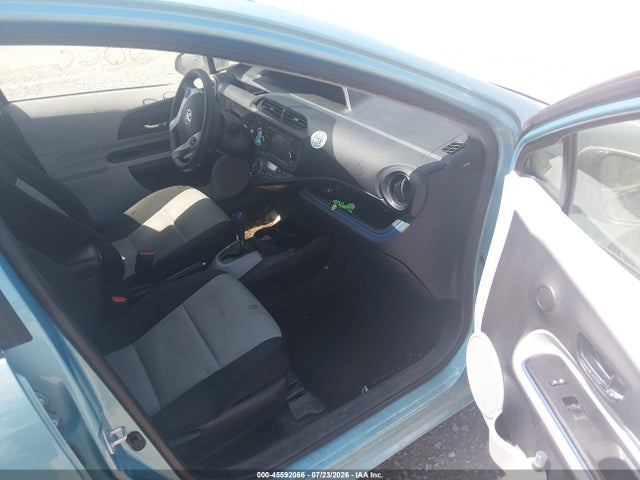 45592066 :رقم المزاد ، JTDKDTB39D1054869 vin ، 2013 Toyota Prius C Three مزاد بيع