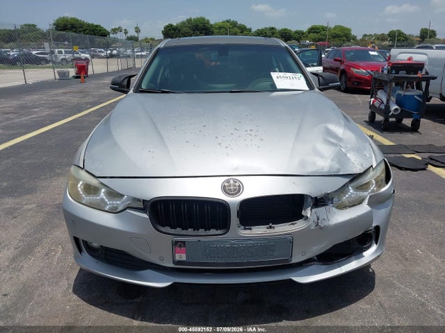 45592152 :رقم المزاد ، WBA3C3G50FNT52320 vin ، 2015 Bmw 320i Xdrive مزاد بيع