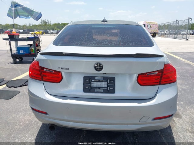 45592152 :رقم المزاد ، WBA3C3G50FNT52320 vin ، 2015 Bmw 320i Xdrive مزاد بيع