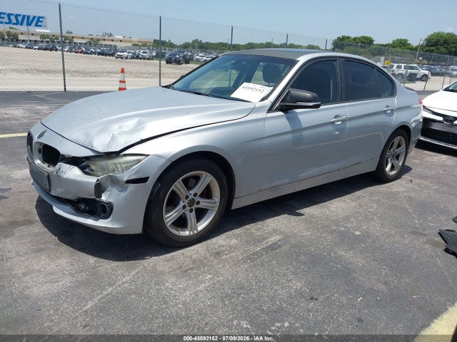 45592152 :رقم المزاد ، WBA3C3G50FNT52320 vin ، 2015 Bmw 320i Xdrive مزاد بيع