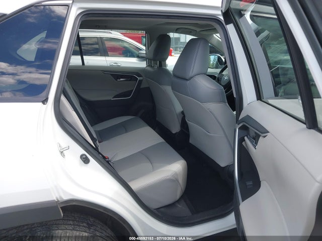 2T3A1RFV6LC133209 Toyota Rav4 Xle Premium