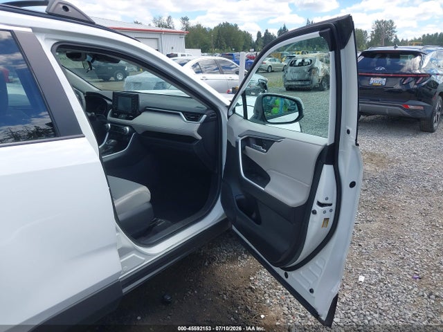 2T3A1RFV6LC133209 Toyota Rav4 Xle Premium