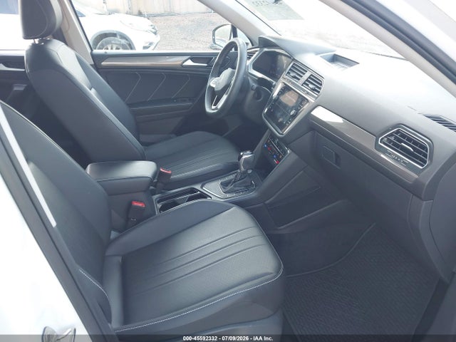Продажа на аукционе авто 2022 Volkswagen Tiguan 2.0t Se, vin: 3VV3B7AX4NM124452, номер лота: 45592332