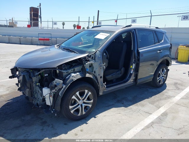 Toyota RAV4 LE 2017 JTMZFREV7HJ116476 Image 2