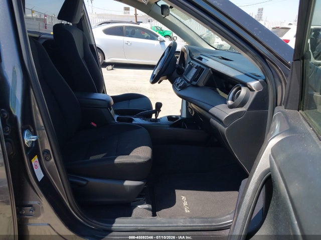 Toyota RAV4 LE 2017 JTMZFREV7HJ116476 Image 5