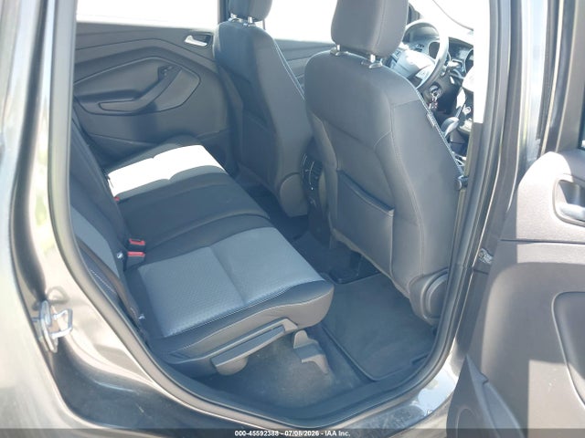 1FMCU9GD9JUC38823 Ford ESCAPE SE