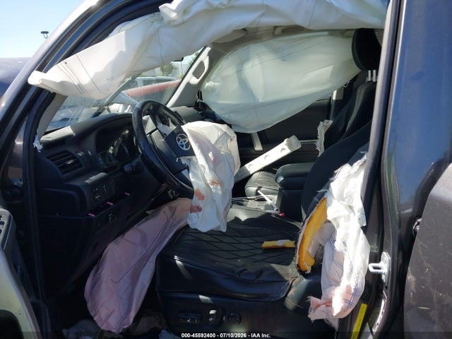Toyota 4RUNNER SR5 2016 JTEZU5JR5G5139037 Image 5