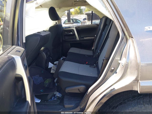 Toyota 4RUNNER SR5 2016 JTEZU5JR5G5139037 Image 8
