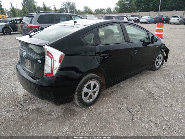 JTDKN3DU6F1903992 Toyota Prius Two