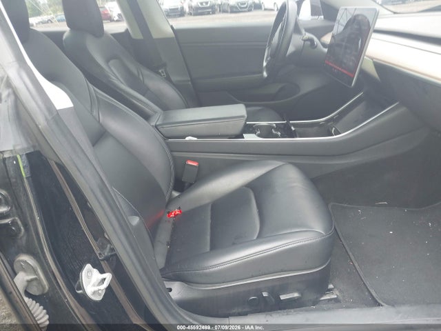Tesla Model 3 Long Range/mid Range 2018 5YJ3E1EA3JF154579 Image 5