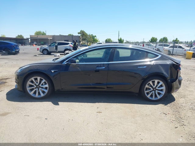 Tesla Model 3 Long Range/performance 2018 5YJ3E1EB8JF071433 Image 13