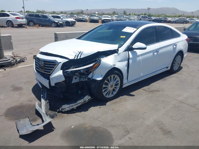 Hyundai Sonata Limited 2015 5NPE34AF6FH117469 Image 2