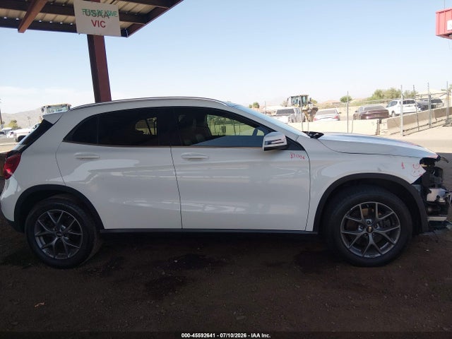 WDCTG4GB0FJ068948 Mercedes-Benz Gla 250 4matic