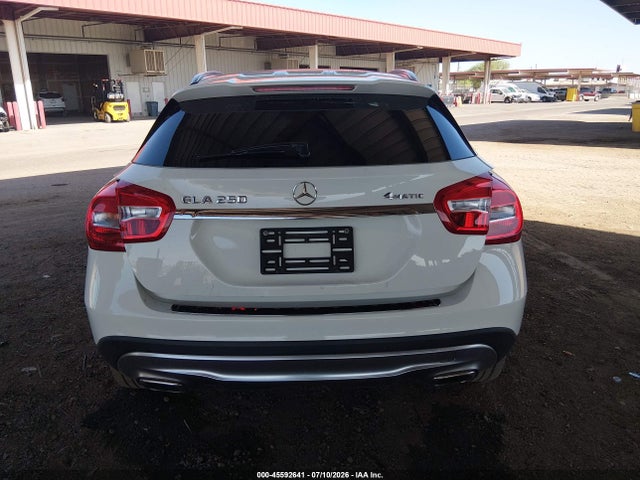 WDCTG4GB0FJ068948 Mercedes-Benz Gla 250 4matic