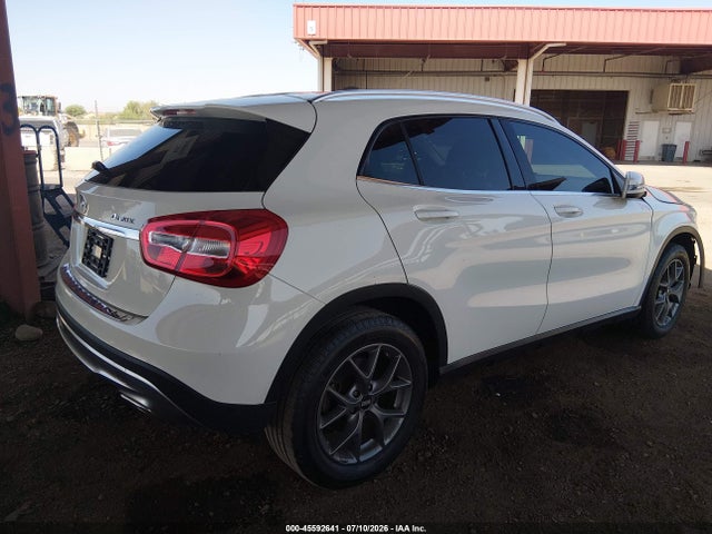 WDCTG4GB0FJ068948 Mercedes-Benz Gla 250 4matic