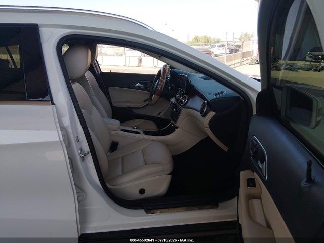 WDCTG4GB0FJ068948 Mercedes-Benz Gla 250 4matic