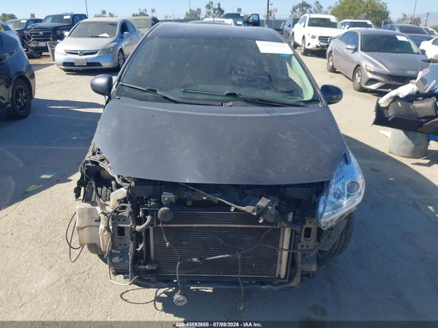 Toyota Prius Two 2014 JTDKN3DU9E1781613 Image 13