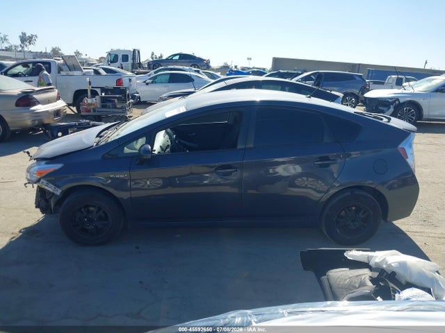 Toyota Prius Two 2014 JTDKN3DU9E1781613 Image 15