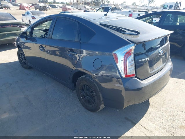 Toyota Prius Two 2014 JTDKN3DU9E1781613 Image 3