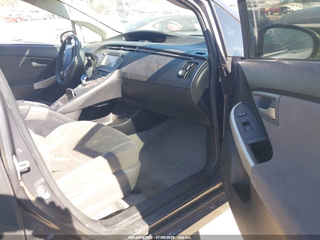 Toyota Prius Two 2014 JTDKN3DU9E1781613 Image 5