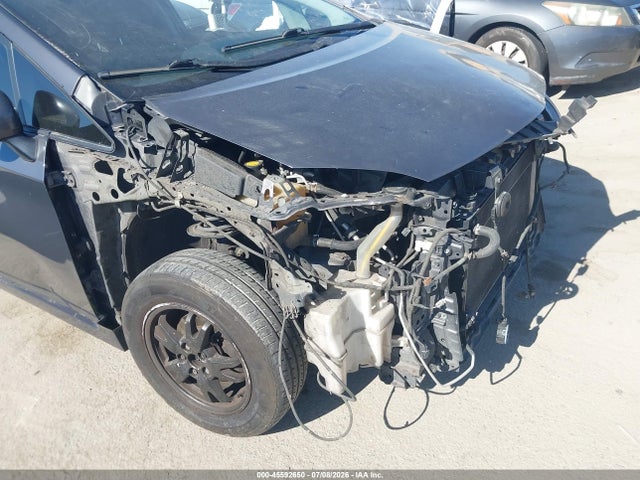 Toyota Prius Two 2014 JTDKN3DU9E1781613 Image 6
