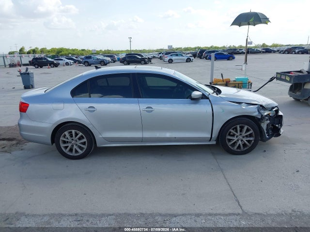 2013 Volkswagen Jetta 2.5l Se მანქანა იყიდება აუქციონზე, vin: 3VWDX7AJ4DM352656, აუქციონის ნომერი: 45592734