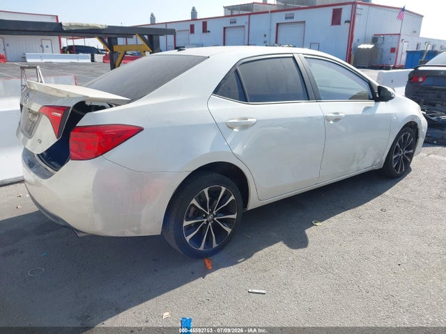 Toyota COROLLA SE 2017 5YFBURHE7HP608472 Image 4