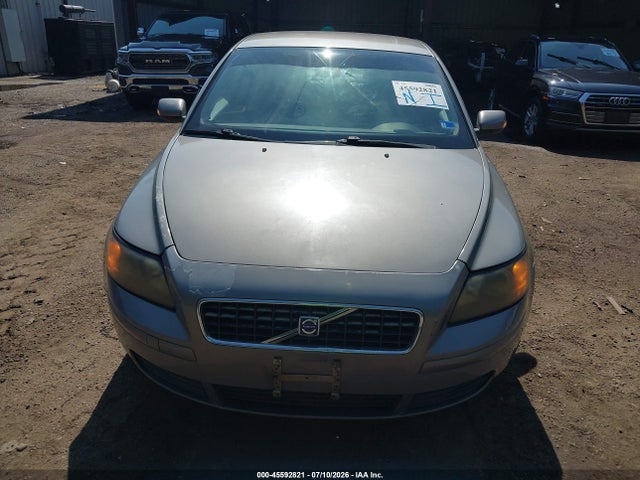 2006 Volvo S40 2.4i მანქანა იყიდება აუქციონზე, vin: YV1MS390862215858, აუქციონის ნომერი: 45592821