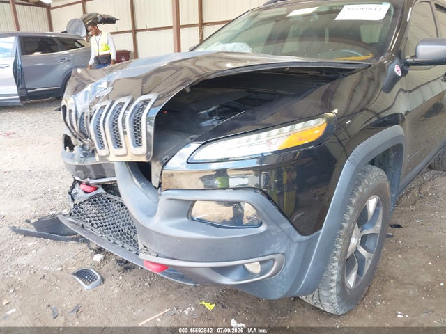 45592842 :رقم المزاد ، 1C4PJMBS3GW163721 vin ، 2016 Jeep Cherokee Trailhawk مزاد بيع