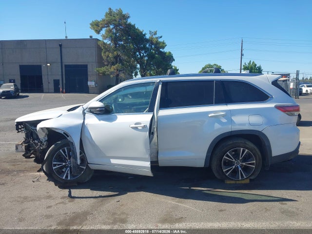 5TDJKRFH9GS228375 Toyota Highlander Xle V6