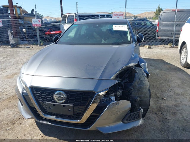 1N4BL4CV6NN402569 Nissan Altima Sr Fwd