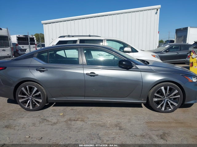 1N4BL4CV6NN402569 Nissan Altima Sr Fwd