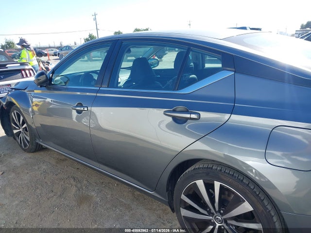 1N4BL4CV6NN402569 Nissan Altima Sr Fwd