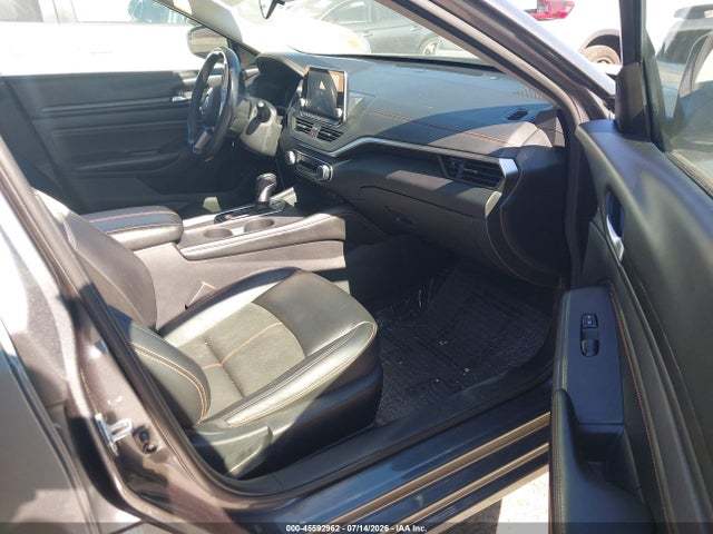1N4BL4CV6NN402569 Nissan Altima Sr Fwd