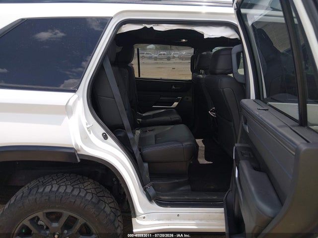 45593011 :رقم المزاد ، 7SVAAABA4PX018280 vin ، 2023 Toyota Sequoia Platinum مزاد بيع