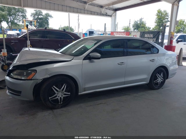 45593069 :رقم المزاد ، 1VWAT7A38FC064384 vin ، 2015 Volkswagen Passat 1.8t S مزاد بيع