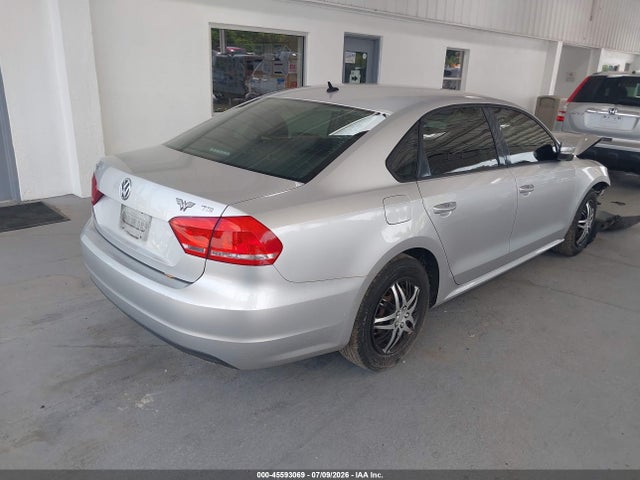 45593069 :رقم المزاد ، 1VWAT7A38FC064384 vin ، 2015 Volkswagen Passat 1.8t S مزاد بيع