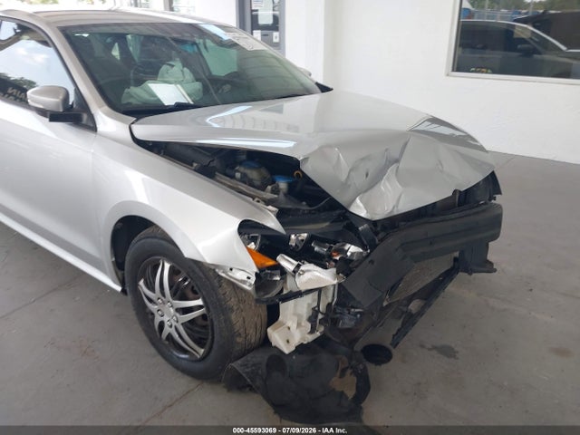 45593069 :رقم المزاد ، 1VWAT7A38FC064384 vin ، 2015 Volkswagen Passat 1.8t S مزاد بيع